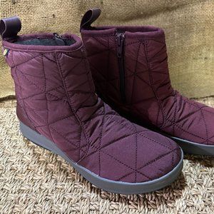 BOGS SNOWDAY LOW BOOTS NEW